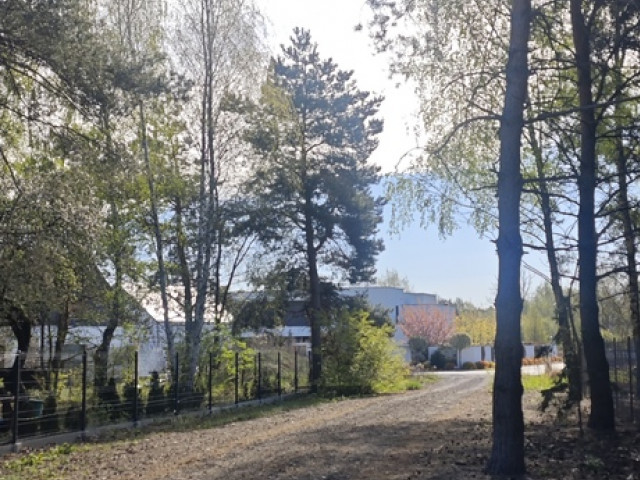 Urokliwa działka budowlana na granicy Kwirynowa.